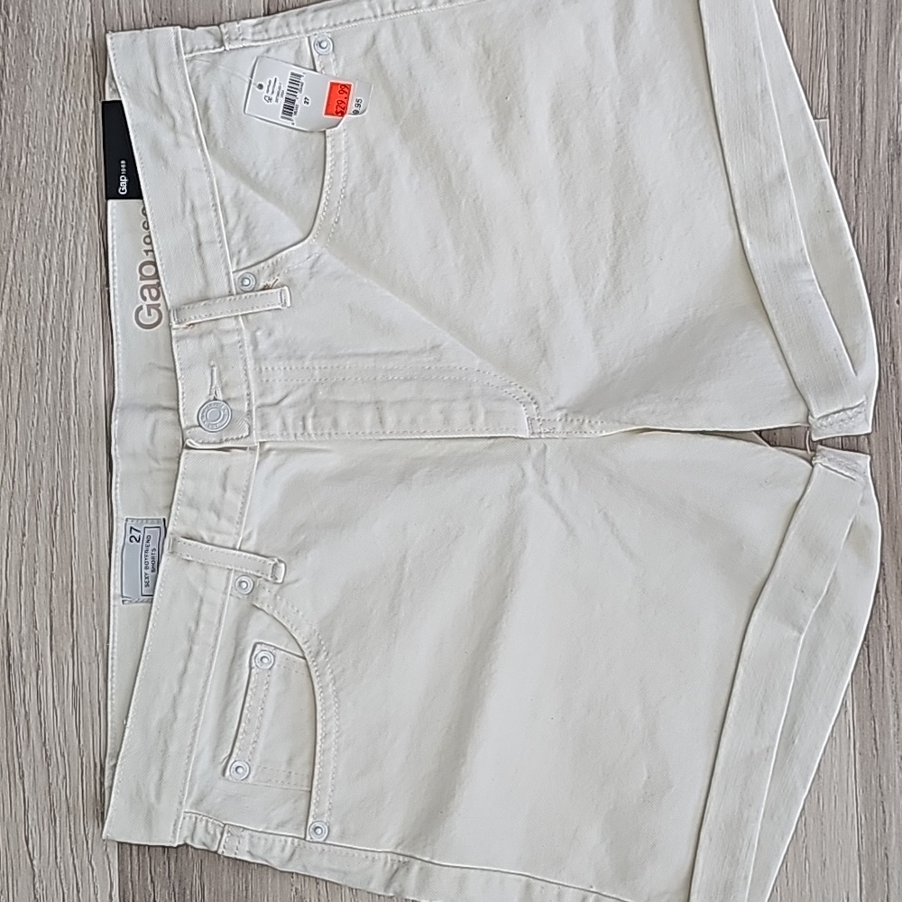 Gap 1969 Sexy Boyfriend Shorts